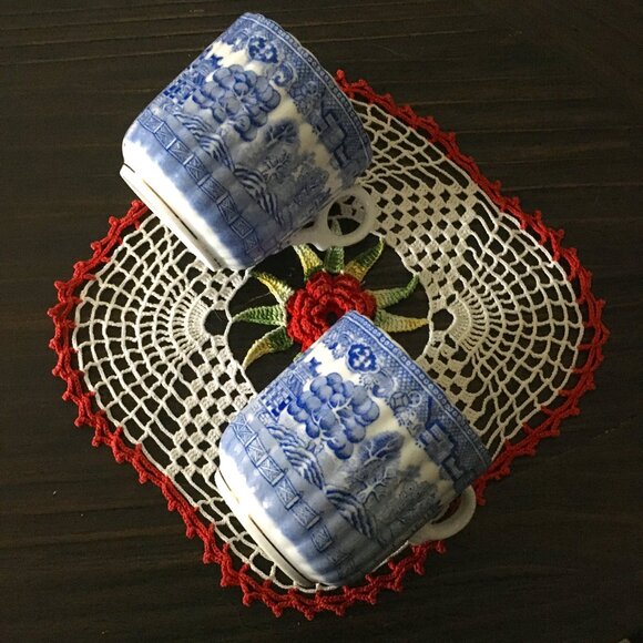 Royal Sutherland England Two Delft Blue Porcelain Cups and Biscuit Plate - Picture 9 of 14